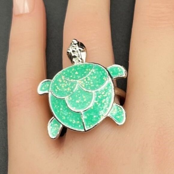 925 Sterling Silver with Glittery Green Enamel Sea Turtle Statement Ring Size 8 - Picture 1 of 9